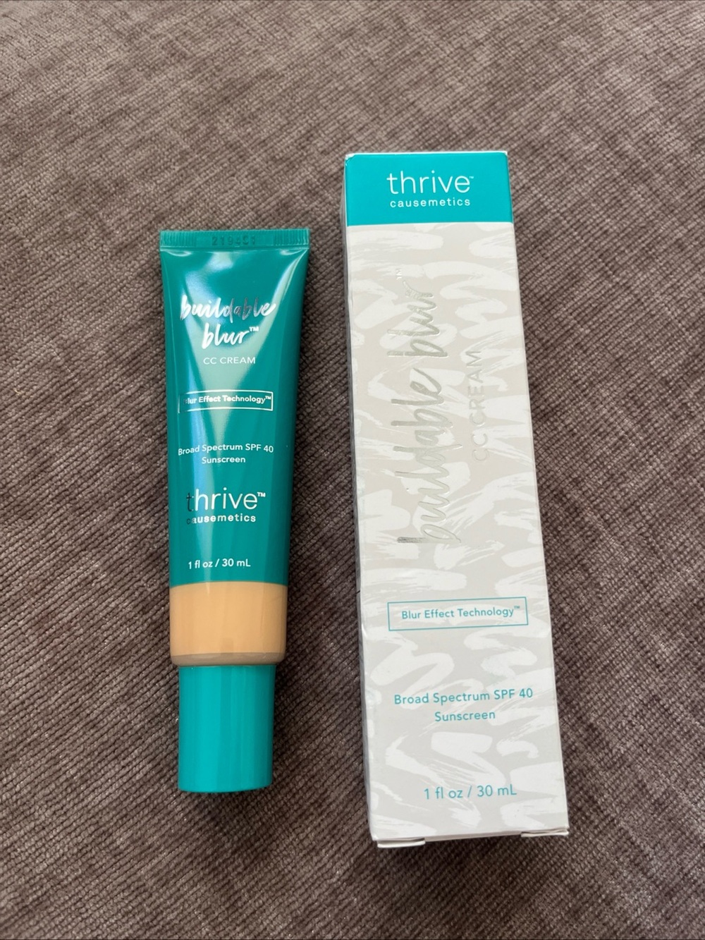Thrive Causemetics buildable blur CC Cream 190 Light Medium NEW